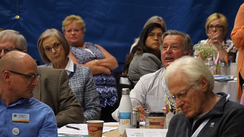 Keith Warren asks a question during one of the panel sessions.